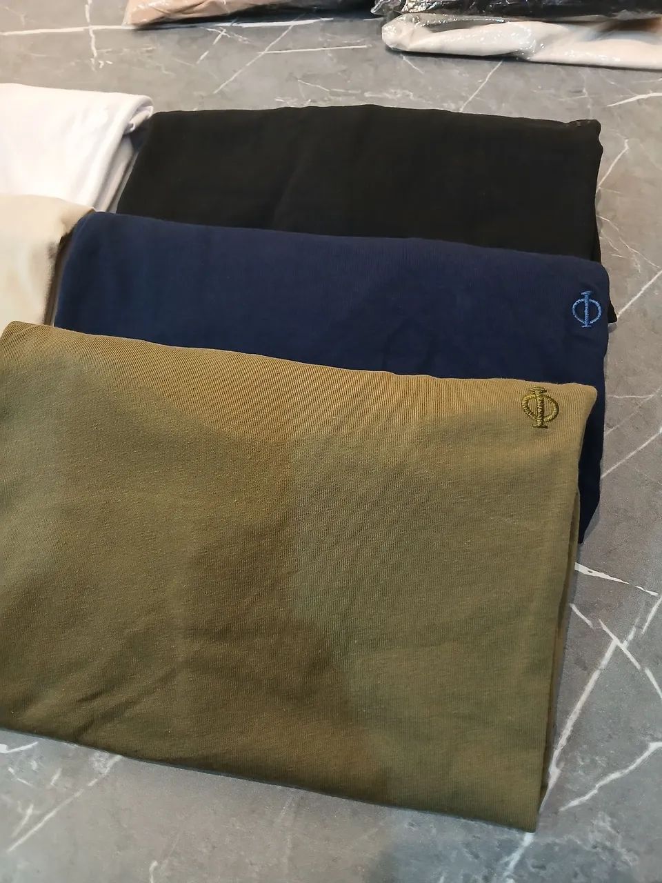 Camisas masculinas básicas - Foto 3