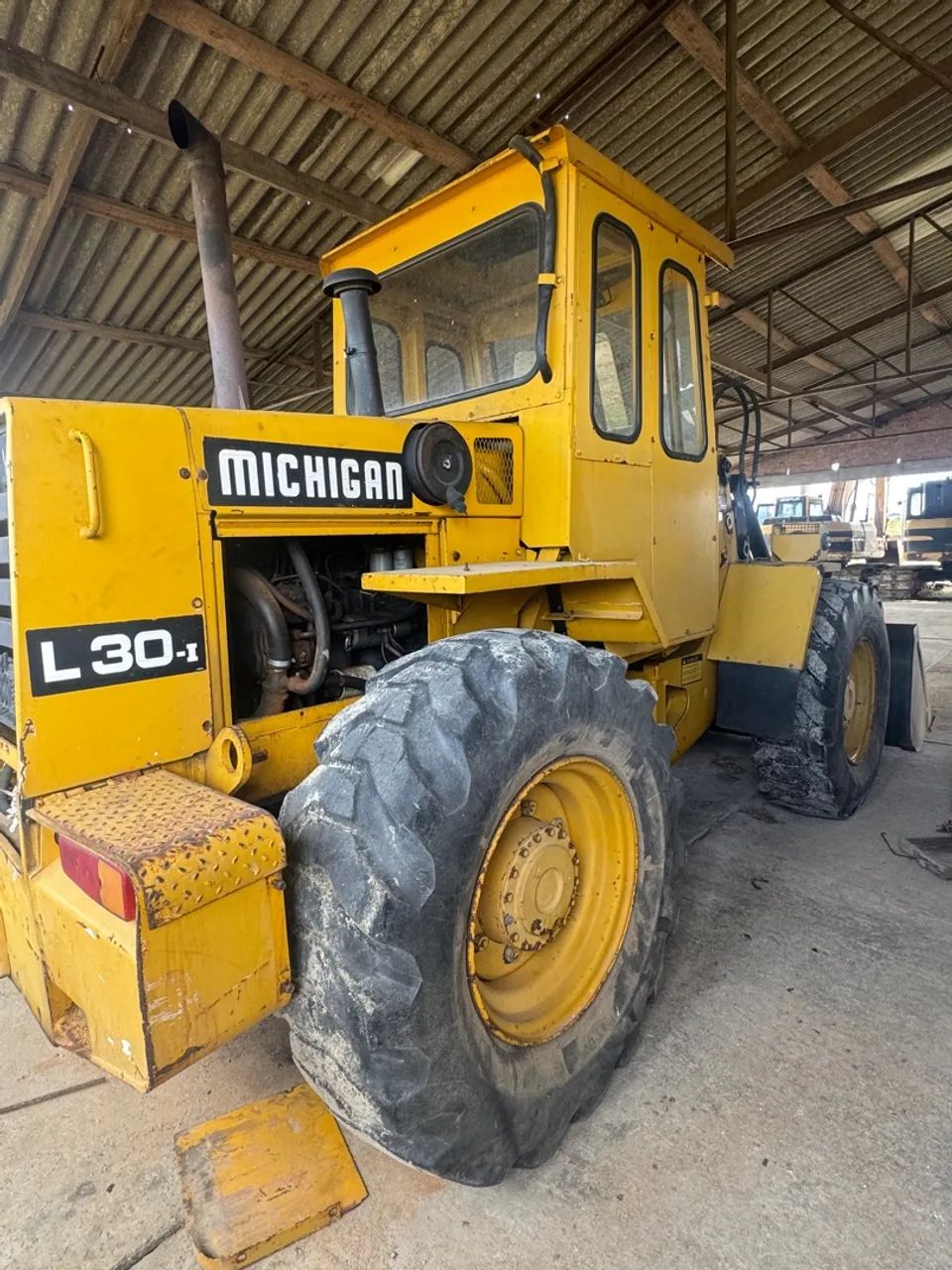 Pá Carregadeira Michigan L30-I