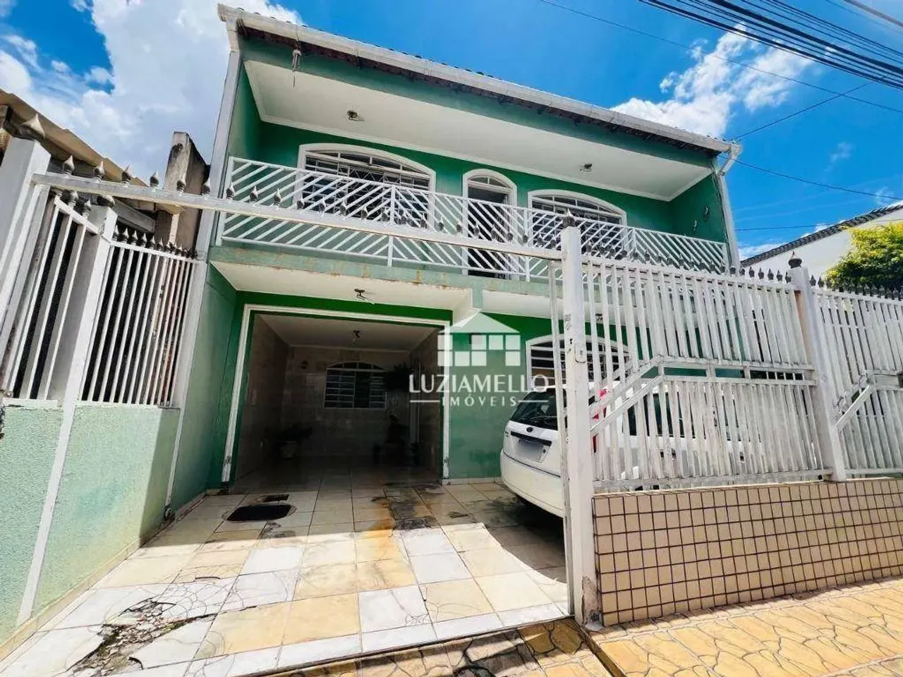 QE 42, Guará II- DF, casa com dois pavimentos mais uma edícula, nascente, ótima localizaçã
