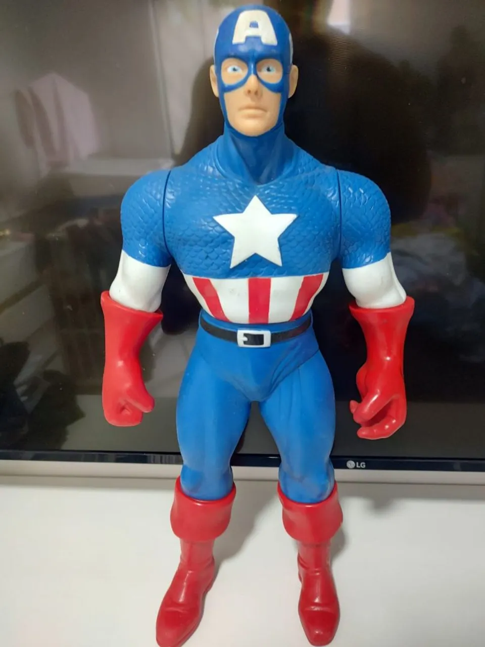 CAPITÃO AMÉRICA GIGANTE