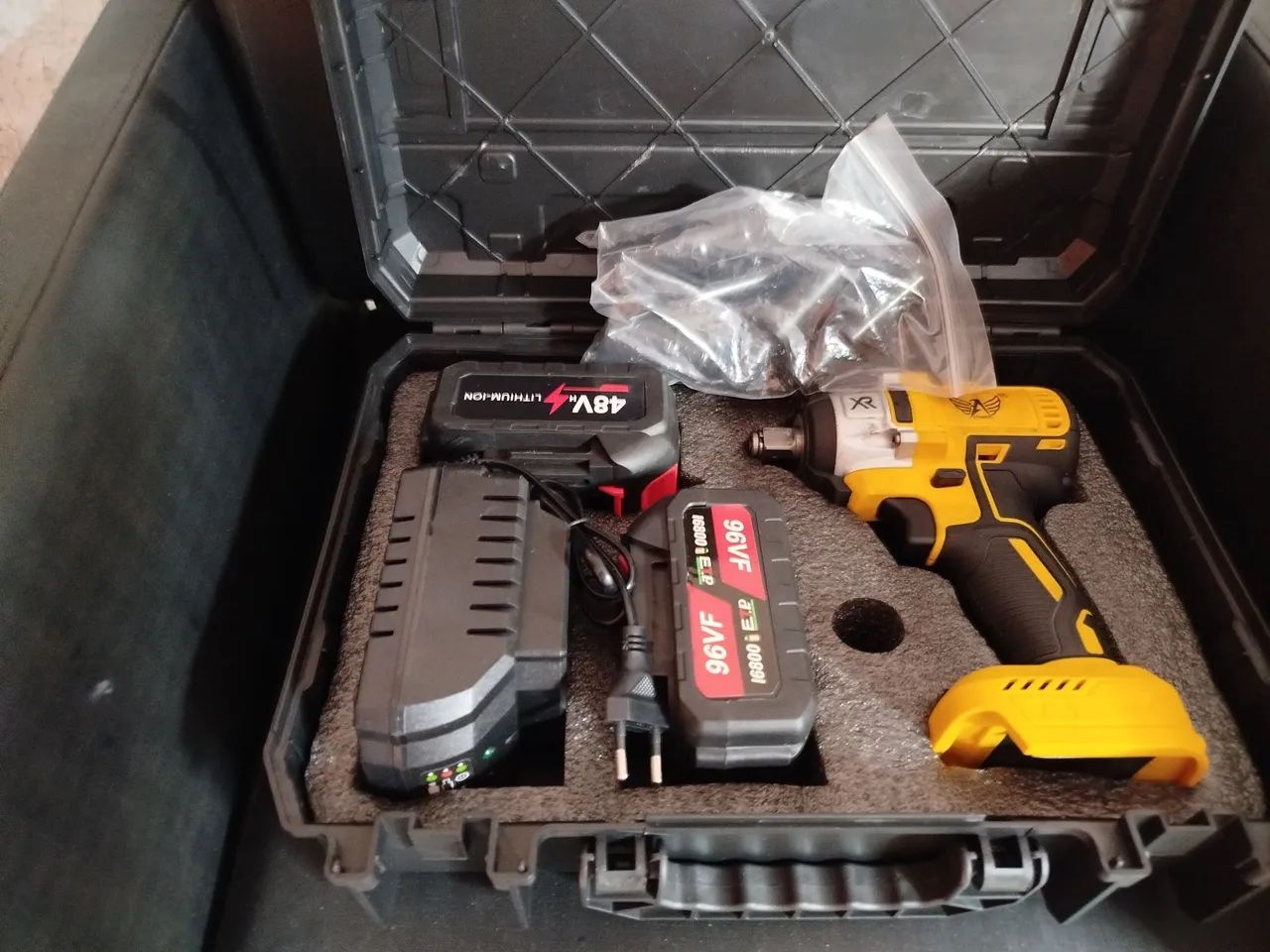 Parafusadeira de Impacto a Bateria XR 96 VF - Foto 2