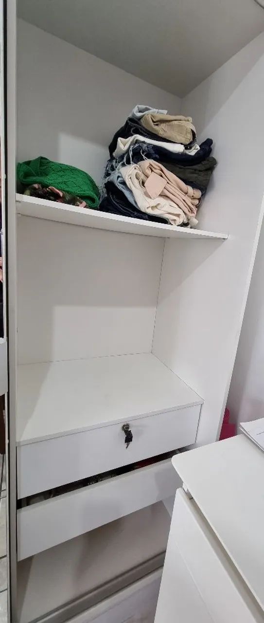 Guarda-Roupa Branco com Espelho e Portas de Correr - Foto 2