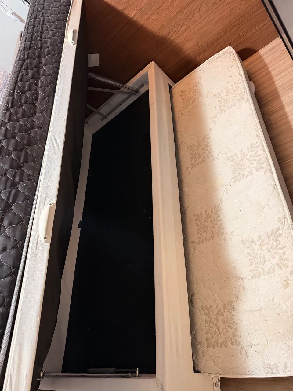 Cama box, 2 colchões - Foto 2