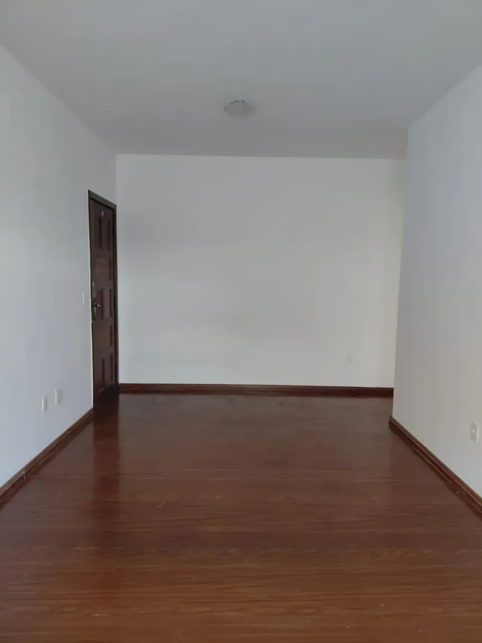 Excelente 3 quartos com 2 vagas Rua Gardenia - Foto 2