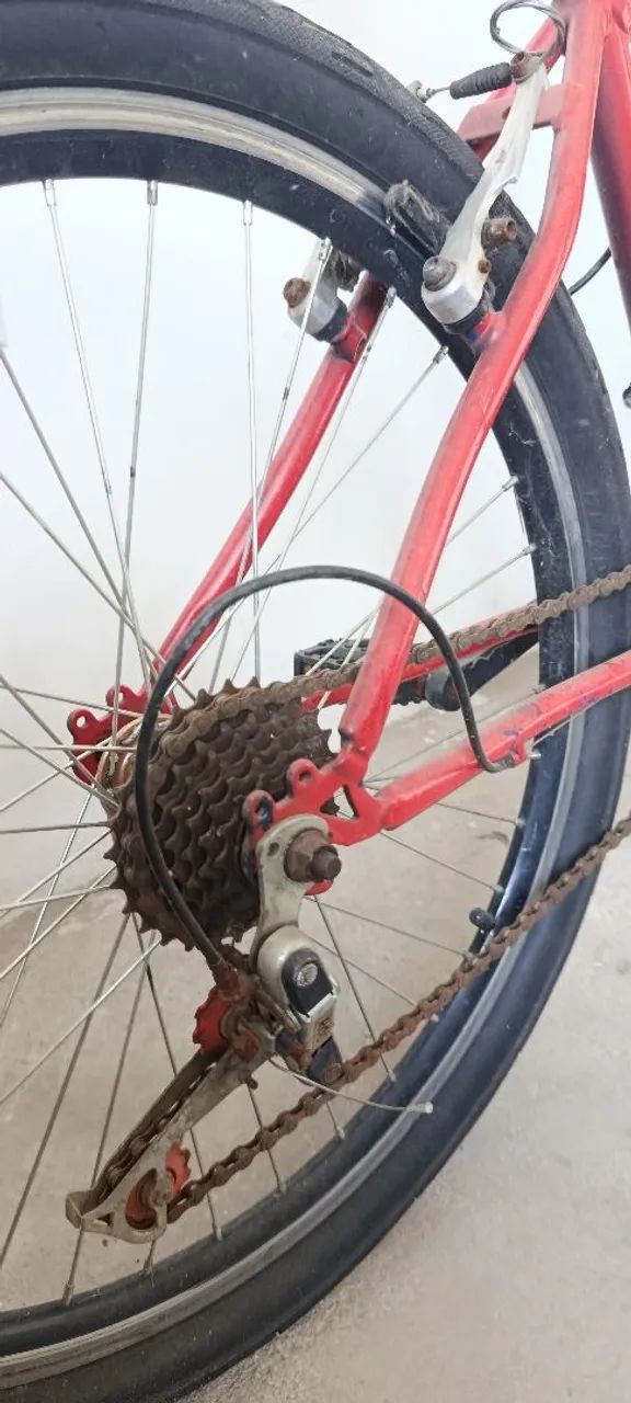 Bicicleta aro 24 com 18 machas - Foto 3