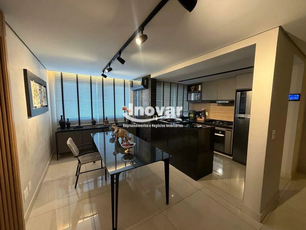 Cobertura sofisticada, vendida como Porteira Fechada com 150 m². Possui 1 Suíte + 2 Semi-S - Foto 2