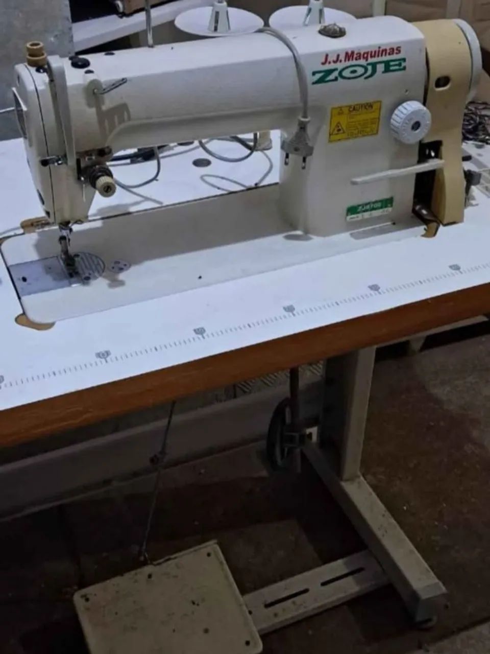 Maquina costura reta