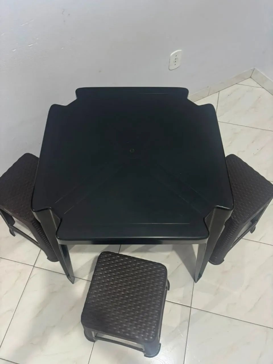 Mesa com banquetas  - Foto 2