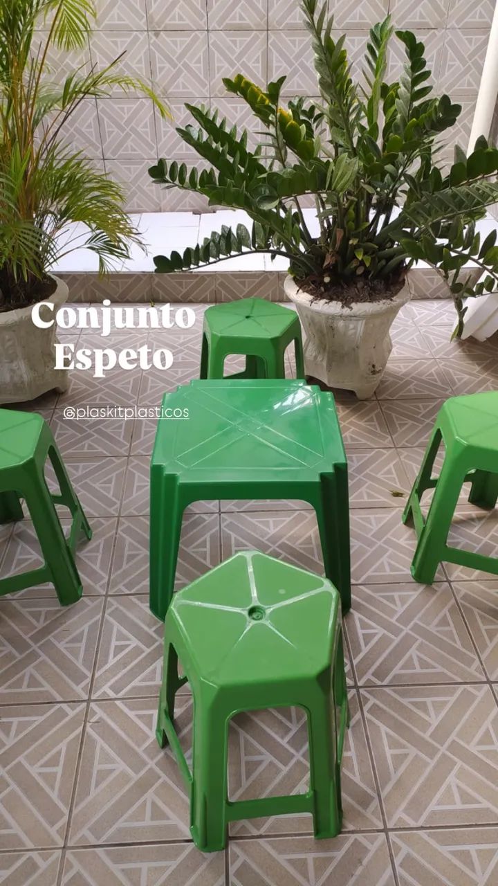 Conjunto mesinha com 4 bancos  - Foto 2
