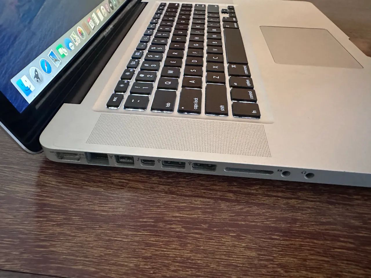 MacBook Pro 15 pol i7 quadCore SSD 1TB bateria excelente