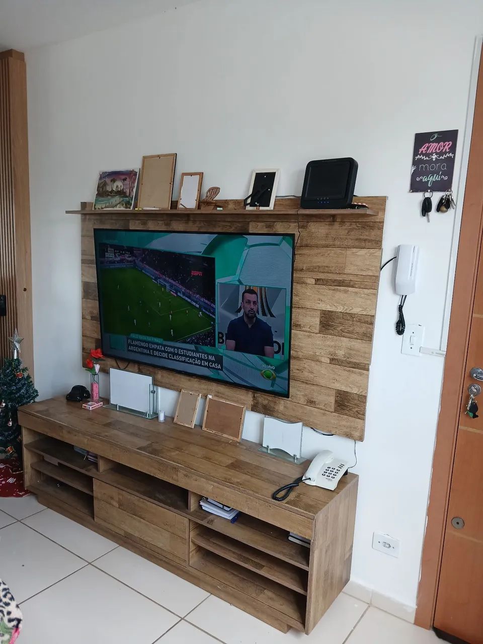 Rack com painel até 60 polegadas 