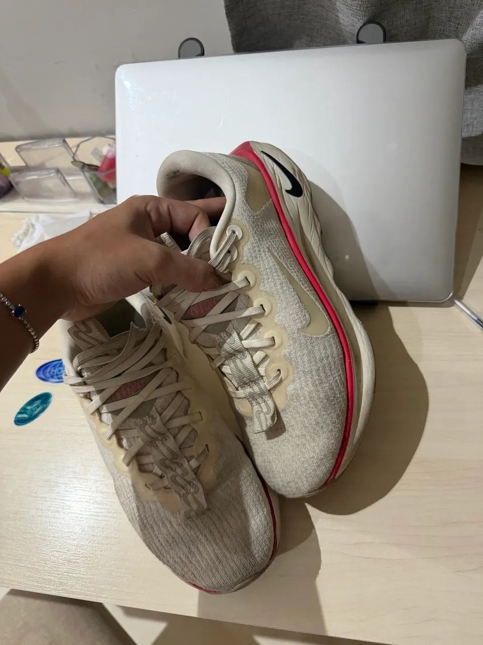 Tênis Nike Motiva rosa com branco  - Foto 3
