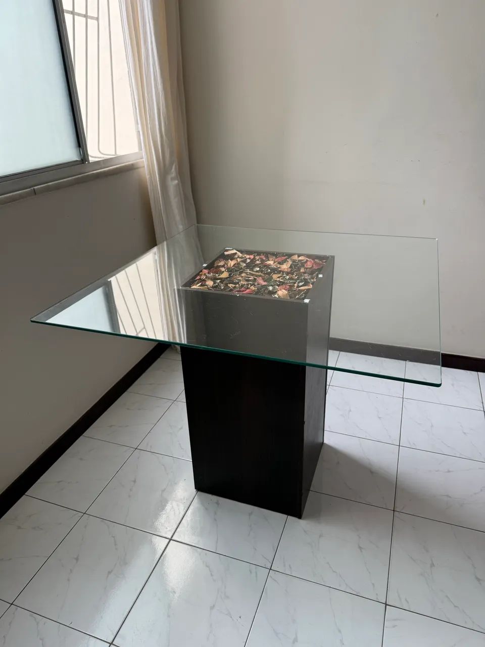 MESA COM TAMPO DE VIDRO 94x94,5CM - Foto 2
