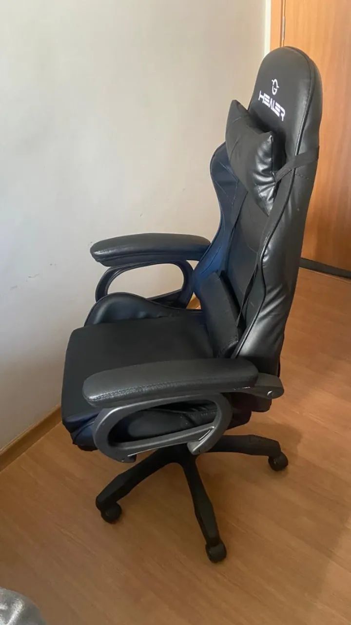 HEALER GAMING CHAIR - PRE-OWNED