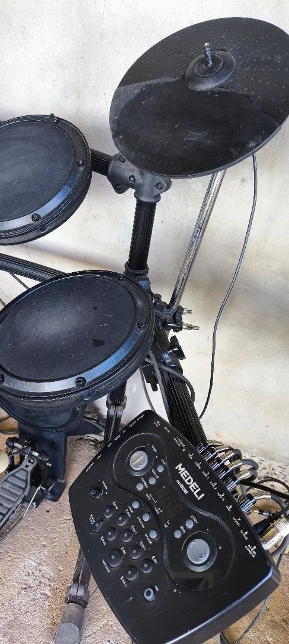 Bateria eletronica-Medeli/Mesa de som