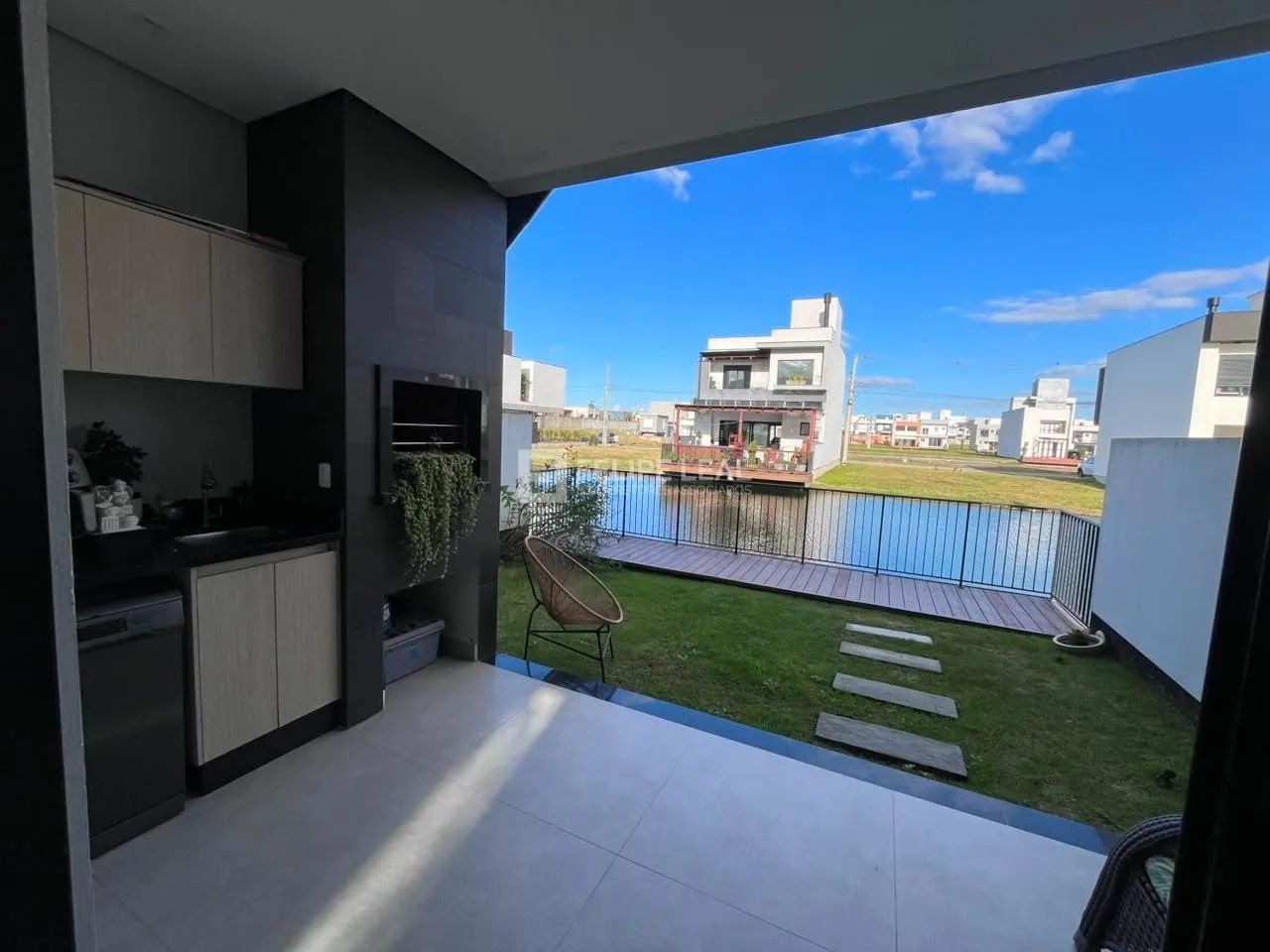 Casa de Condomínio em Bairro Deltaville - Biguaçu