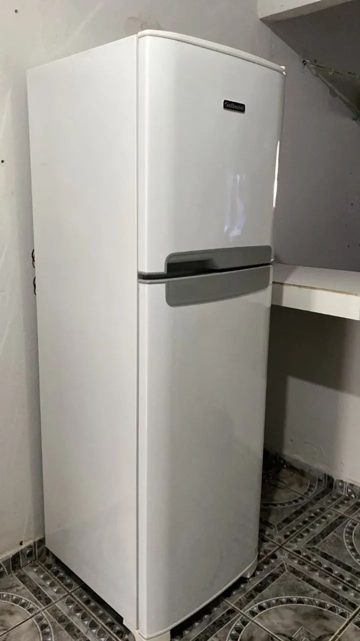 GELADEIRA NOVA