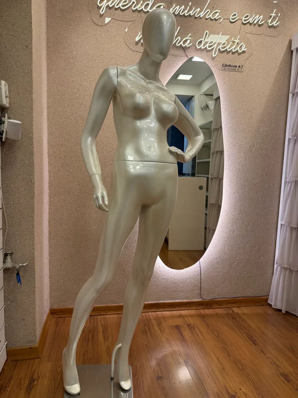 Par de manequim feminino modinha - Foto 5