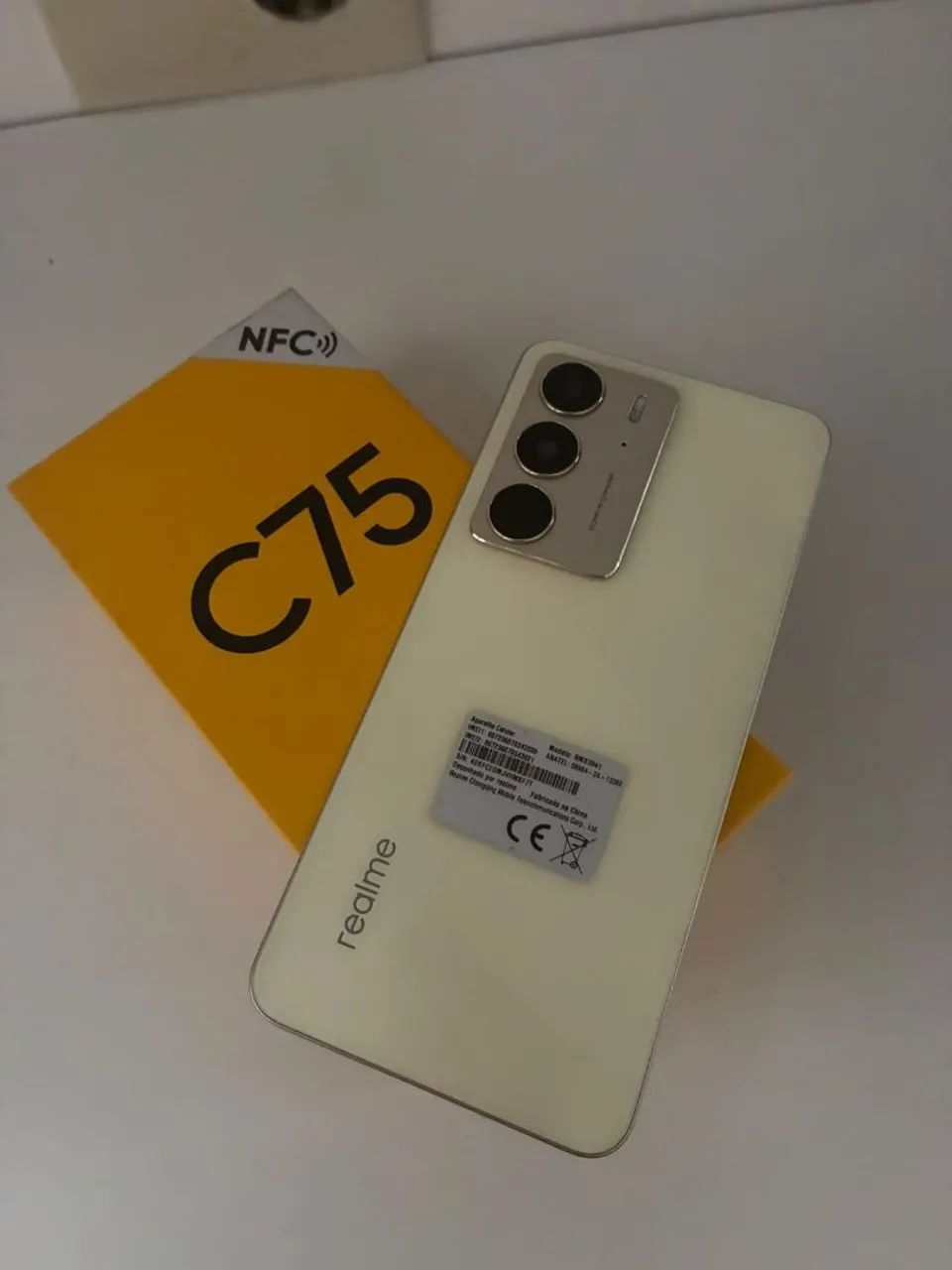 Celular semi novo