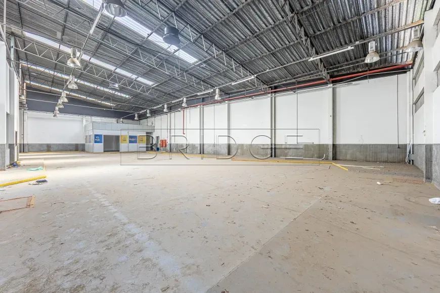 Prédio comercial com estacionamento e 1237m²! - Foto 5