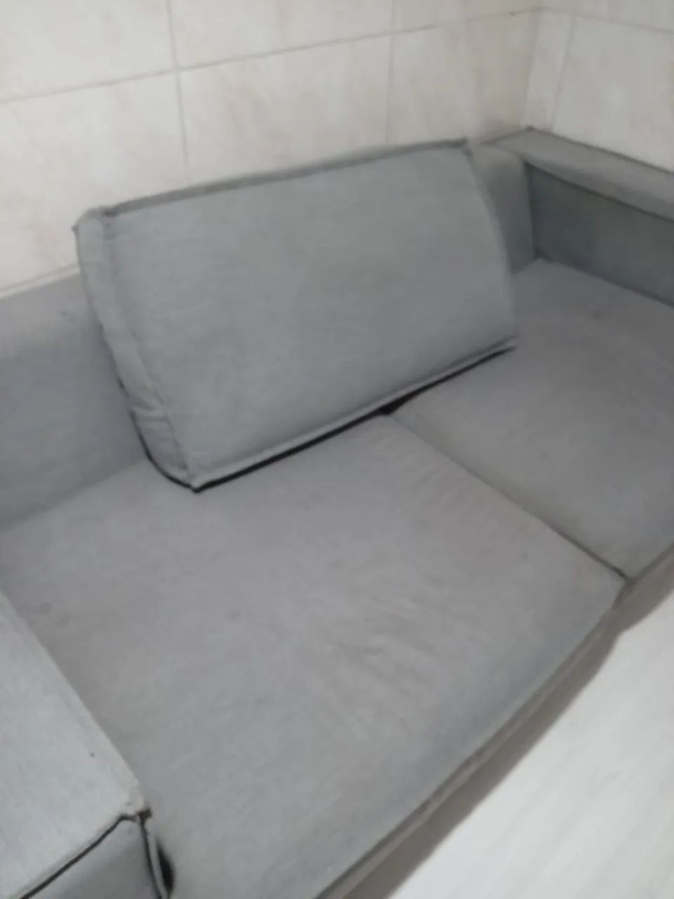 Two-Seat Sofa422082006116608000