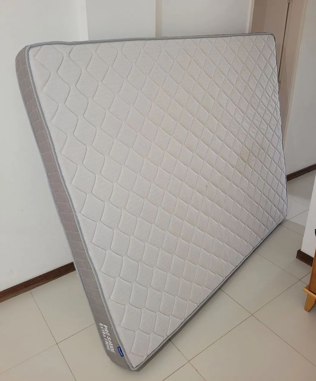 Colchão Ortobom com pouco uso - Foto 4