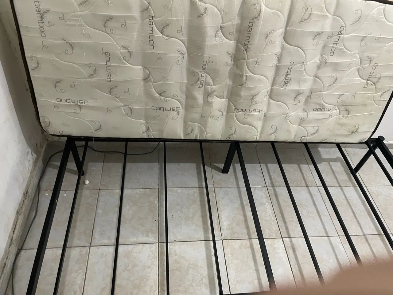 150 reais Cama monta fácil (com colchão) * whats