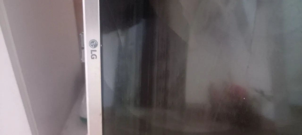 Tv para usar as peças 199rs LG - Foto 3