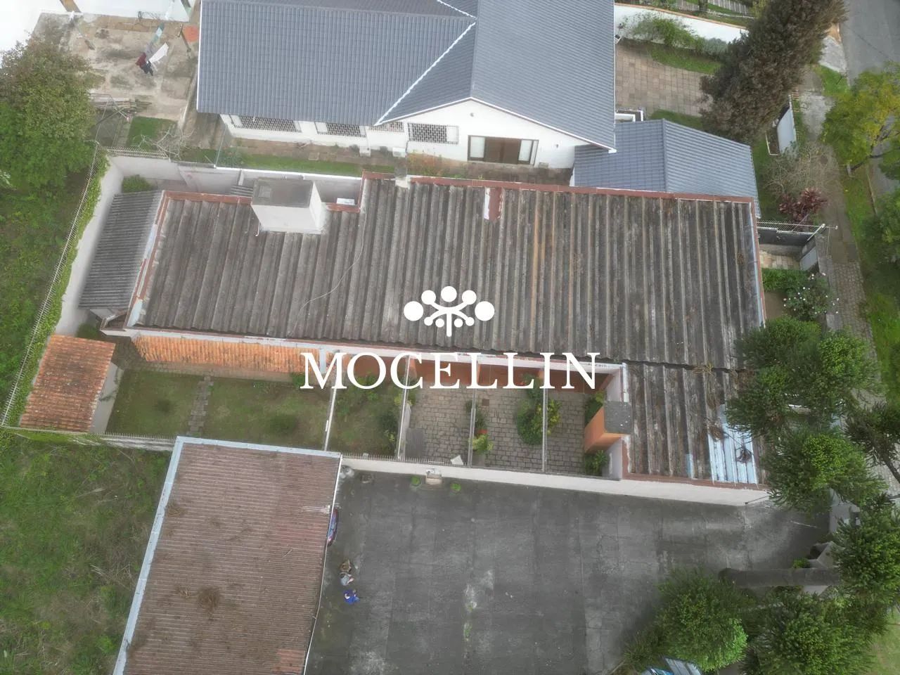 Casa com 325m², para alugar no bairro Bom Retiro. - Foto 4