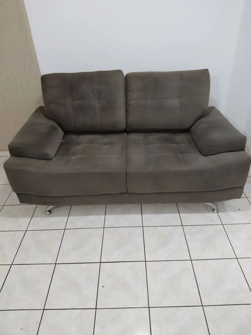 Sofá 2 lugares - 180cm X 100cm X 50cm - Foto 2