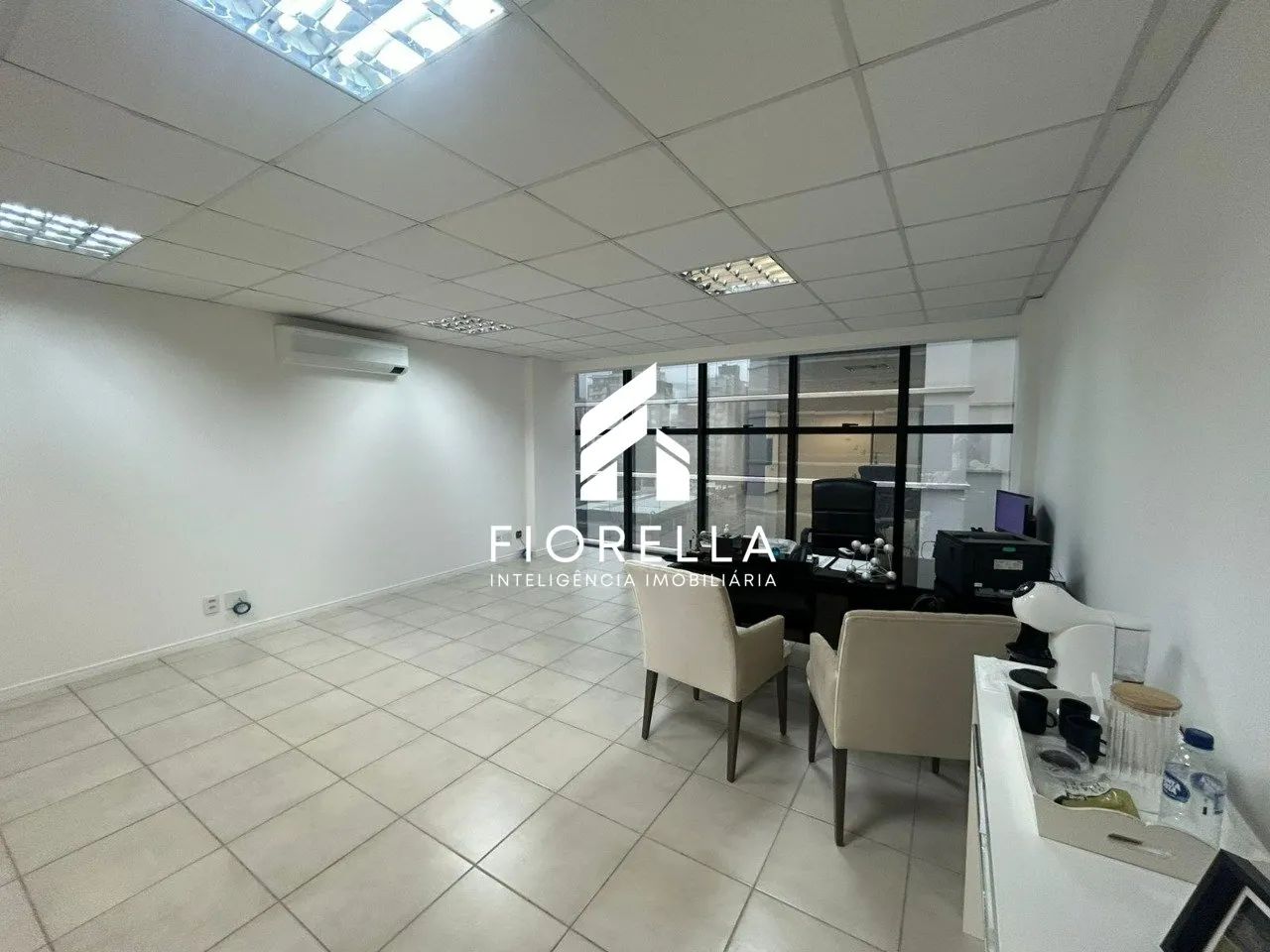 Sala comercial à venda, 41,70 m², no Edifício Hantei Office, Centro em Florianópolis - Foto 2