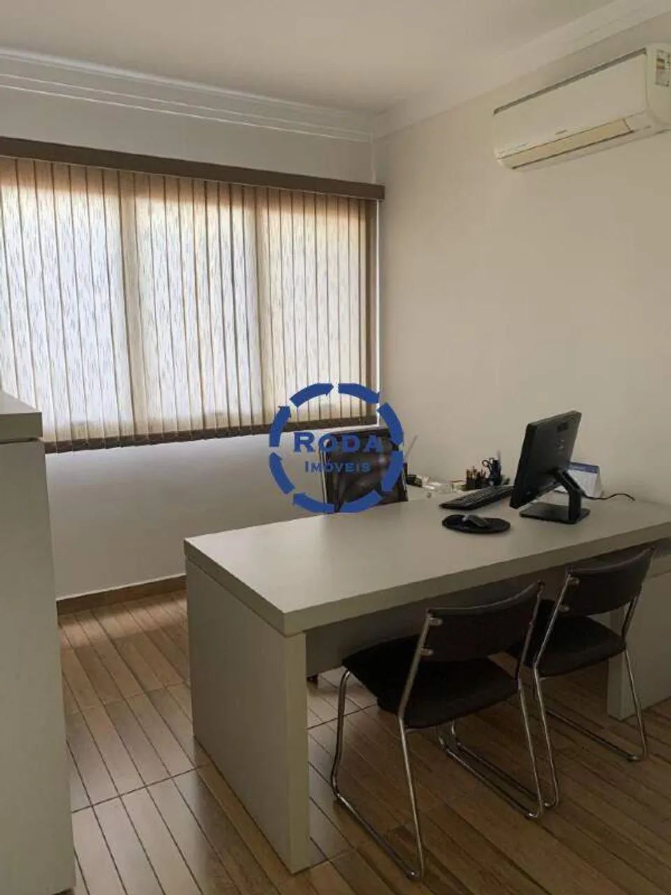 Conjunto Comercial de 40m² em Vila Mathias, Santos  2 salas, 1 vaga