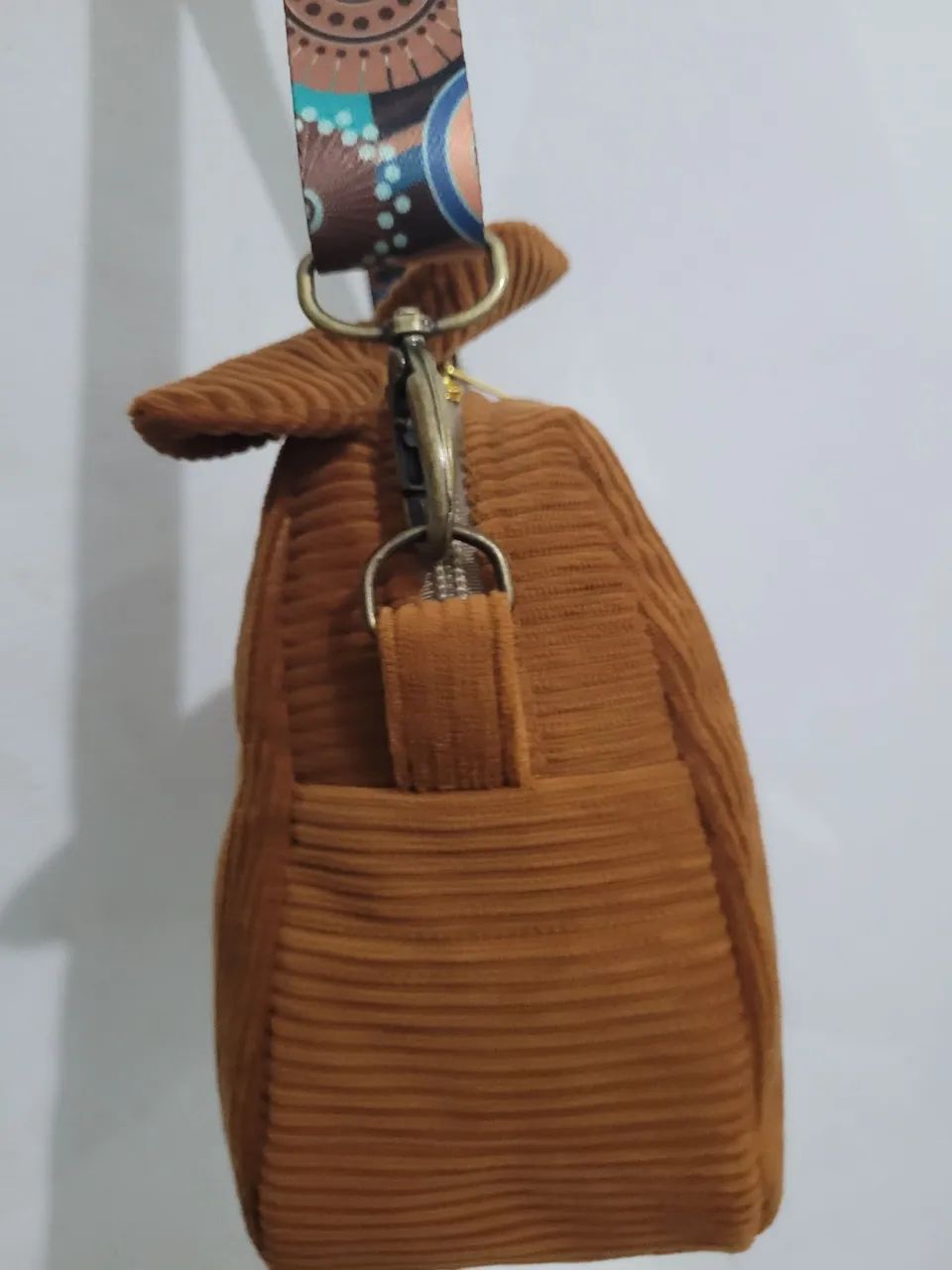 Bolsa feminina em tecido aveludado - Foto 2