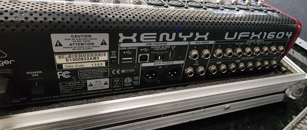 Mesa de som Behringer UFX1604 Multipista - Foto 5