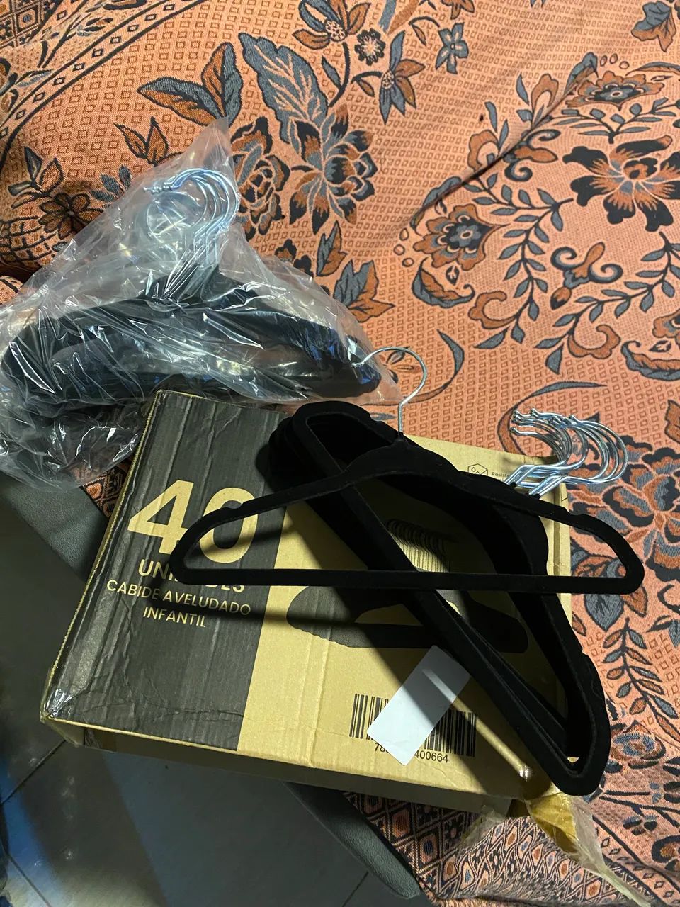 40 cabides de veludo