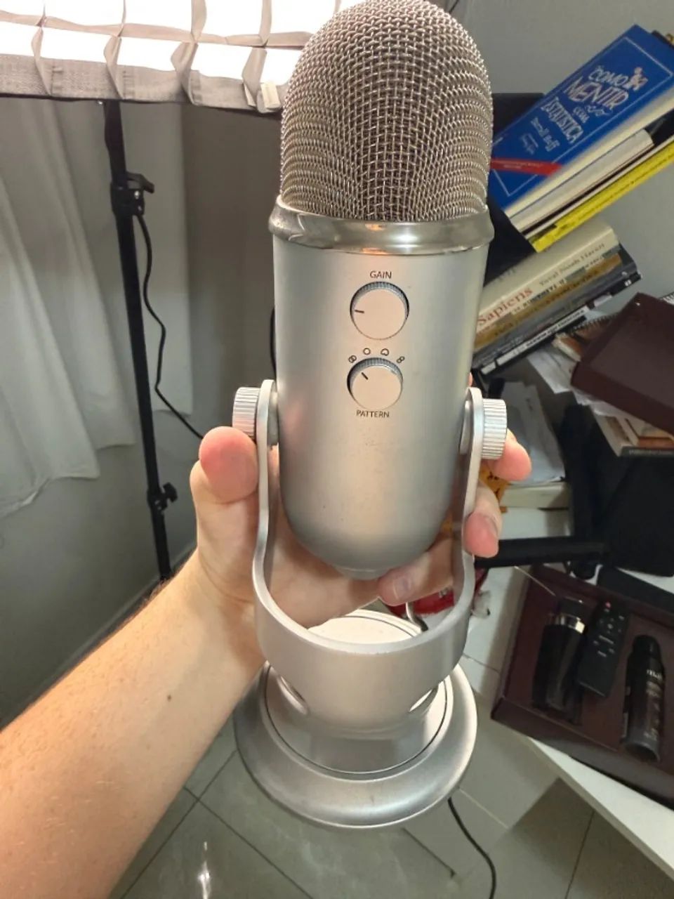 Microfone Blue Yeti (COM DETALHE NO CONECTOR - LEIA O ANÚNCIO) - Foto 2