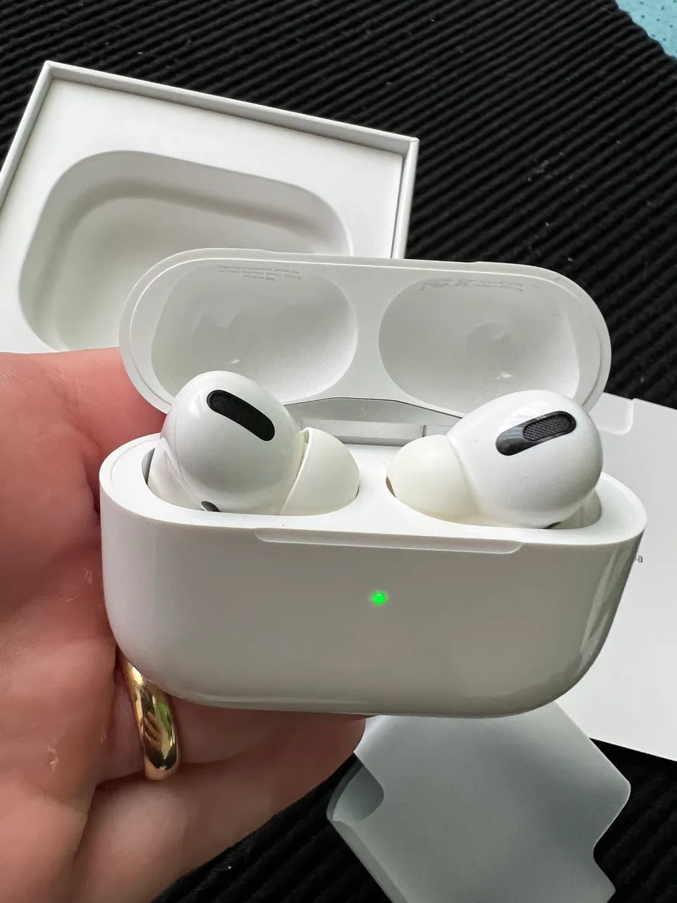 Apple AirPods Pro 2° geração Branco - Fones de Ouvido - Copacabana