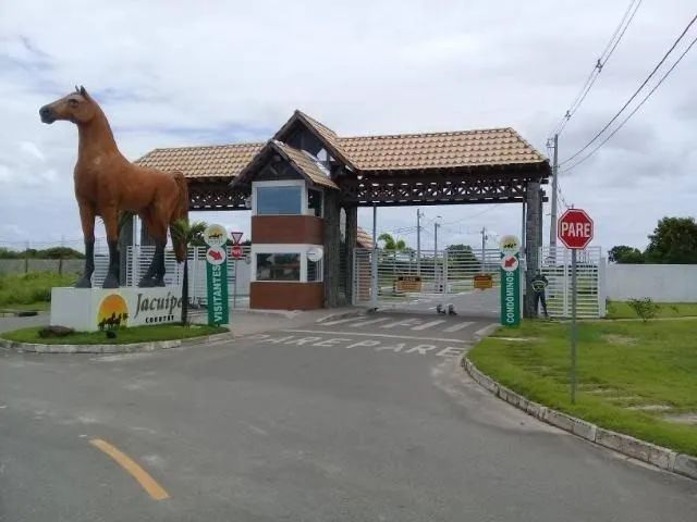 Casa 4/4 suite condomínio fechado