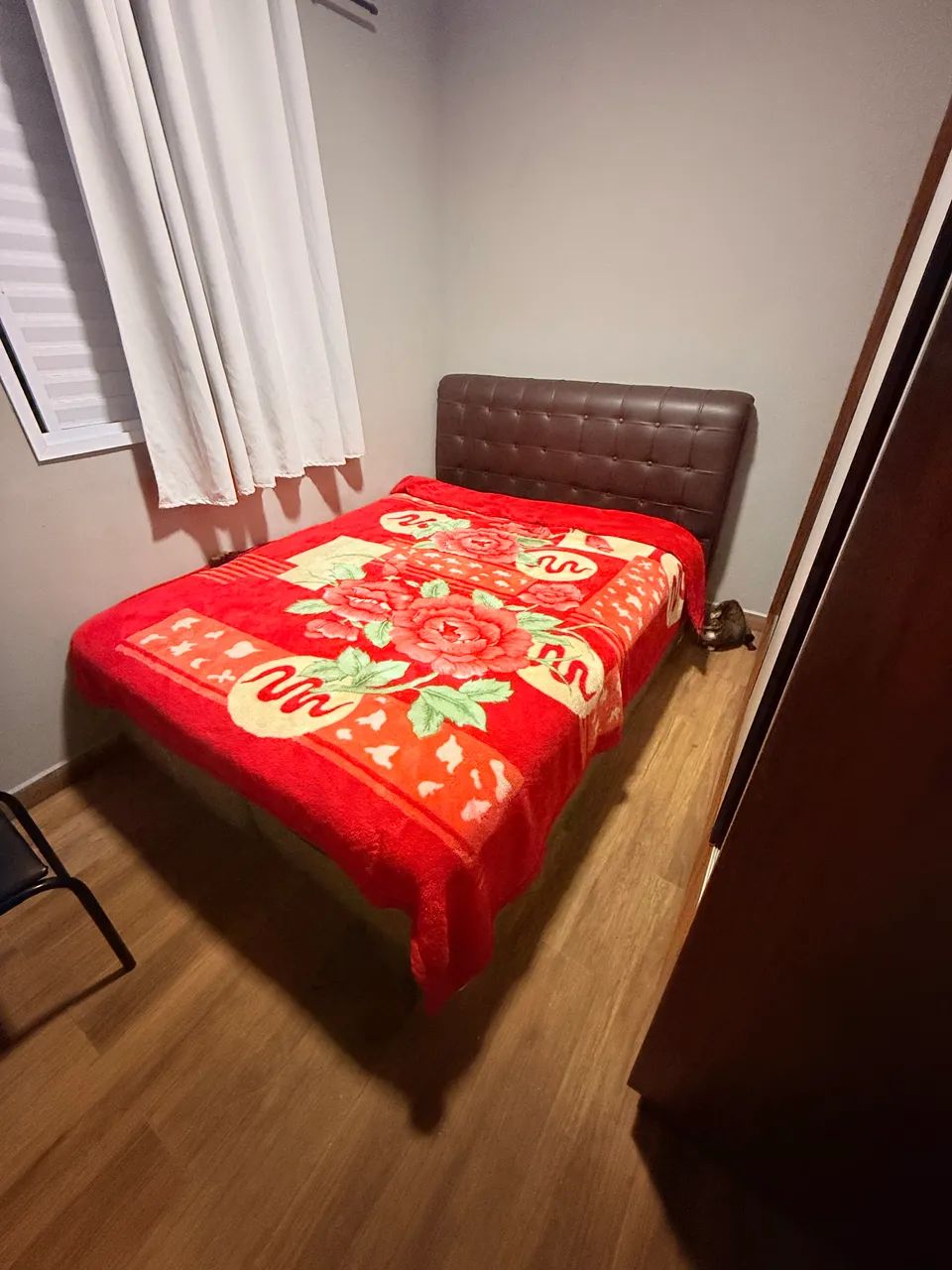 CAMA QUEEN + COLCHÃO DE MOLAS ENSACADAS + CABECEIRA ? R$ 650