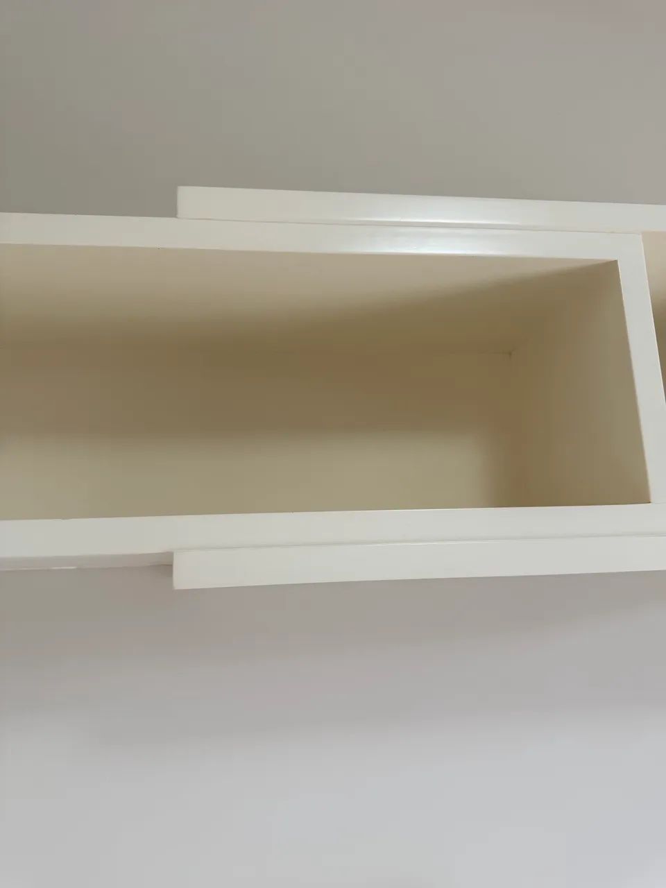 Vendo conjunto de cabeceira de cama e prateleiras em laca   - Foto 2