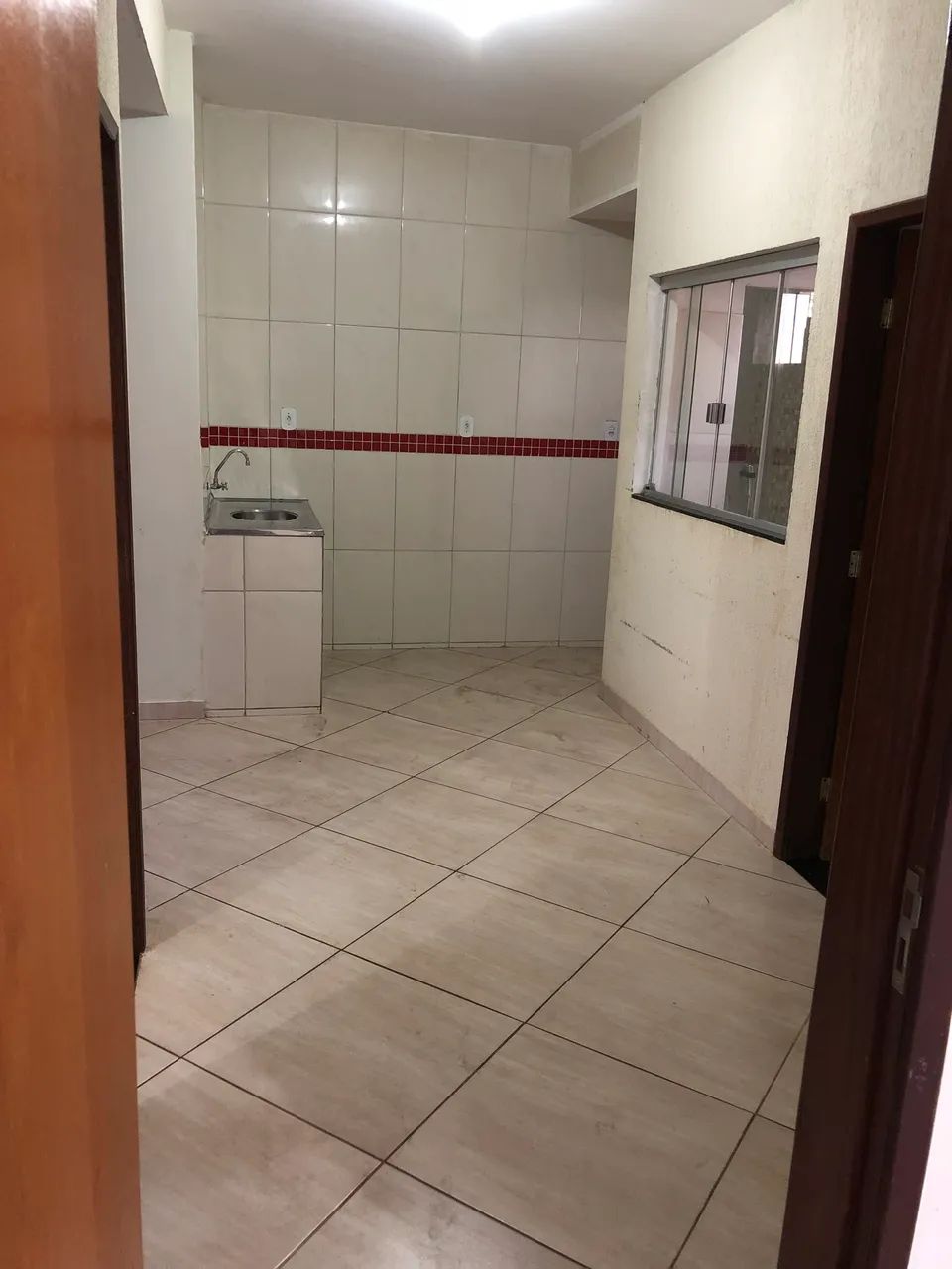 ÓTIMO APARTAMENTO DE DOIS QUARTOS NO CENTRO DE SAMAMBAIA. - Foto 4