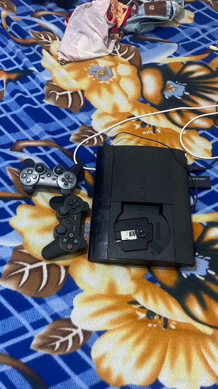 PS3 NOVO, troco por iPhone 