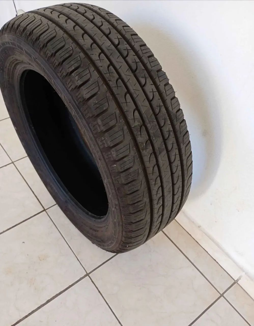 Pneus Goodyear 225/55 R18 efficientgrip seminovo  - Foto 3