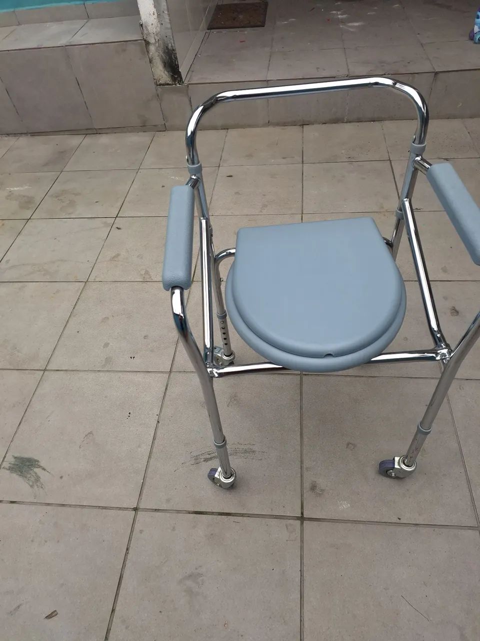 Cadeira higiênica  - Foto 2