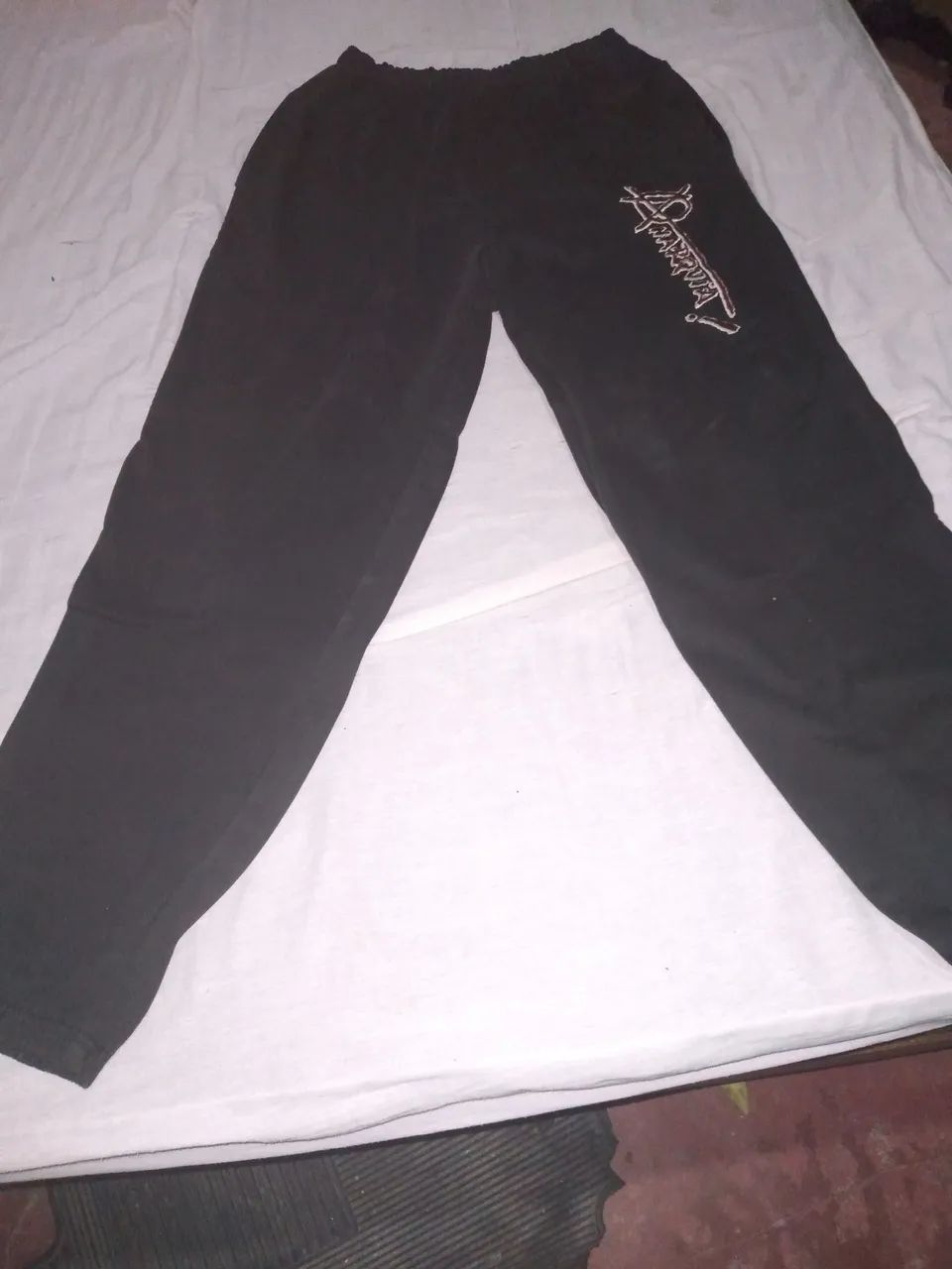 Calça de moleton preta de boa marca e qualidade  - Foto 2