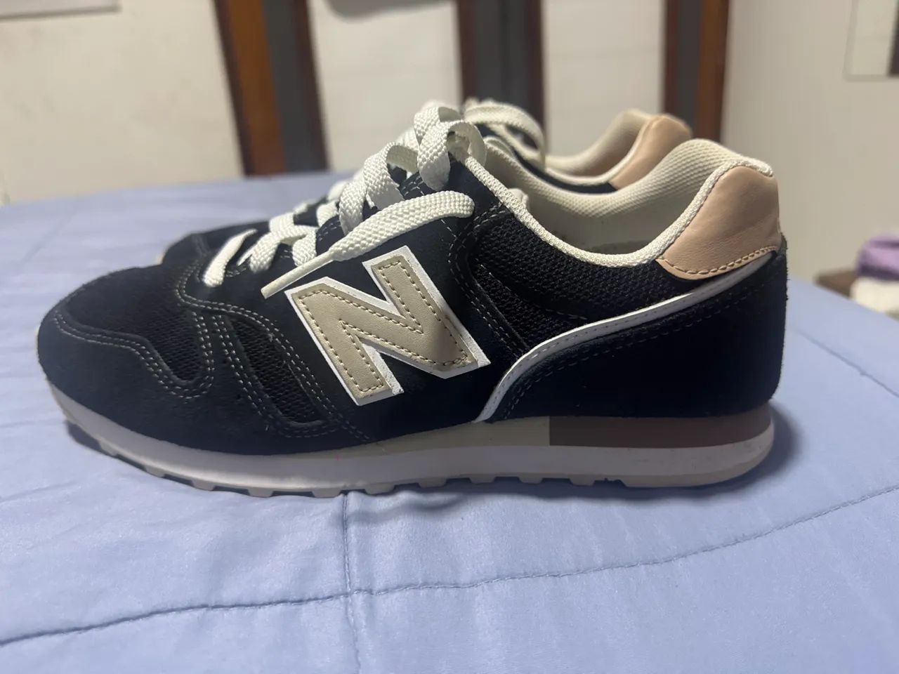 Tênis New Balance Preto e Branco - Original