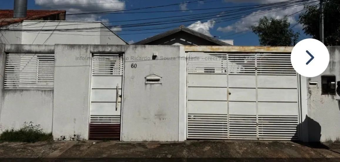Ampla casa com edícula 