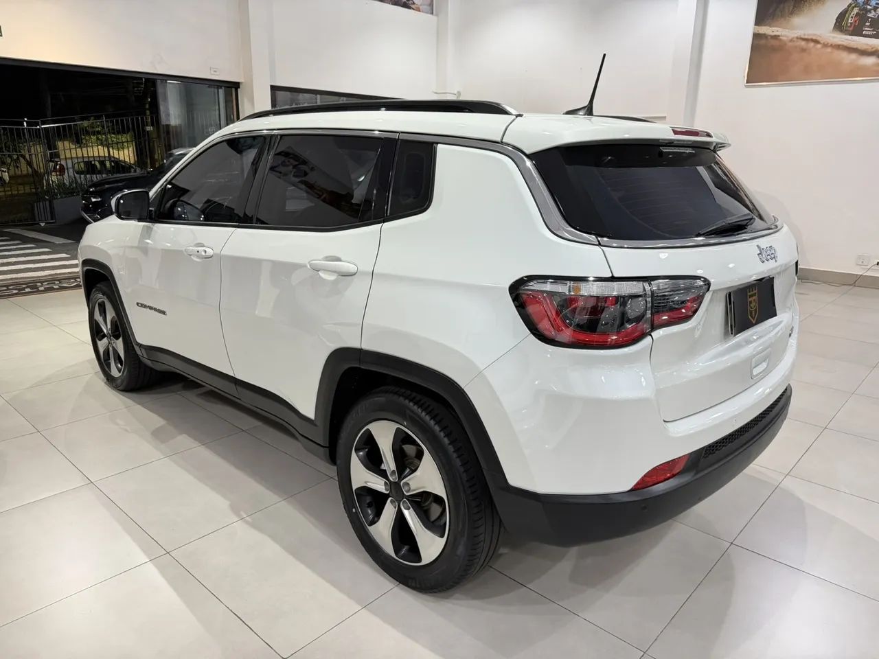 Jeep Compass Longitude 2.0 4X2 Flex 16V Aut. 2017 - Foto 4