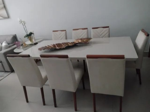 vendo linda mesa de jantar com 8 cadeiras  - Foto 2