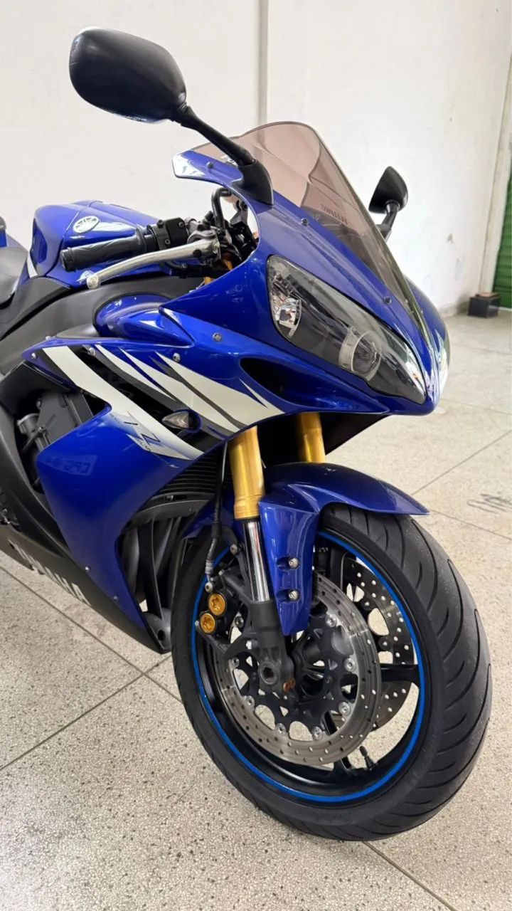 Yamaha R1 - Foto 2